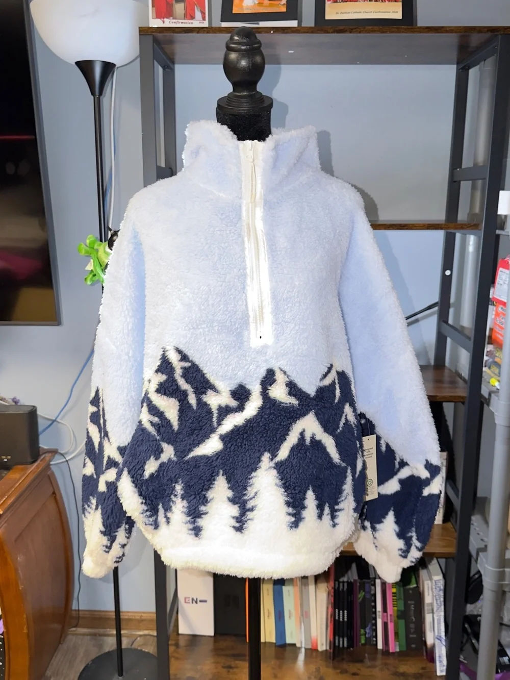 No Boundaries White and Navy Mountain Sherpa Pullover